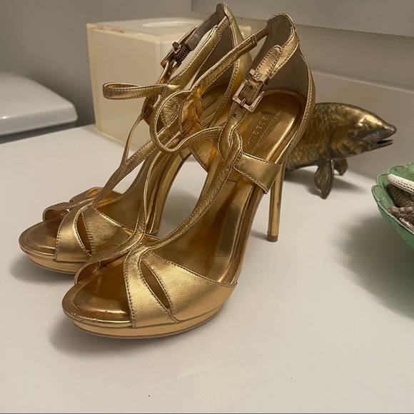 BCBG MaxAzria - Picture 6 of 15